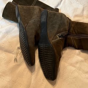 Geox knee high khaki suede boots - Vintage but still  classic !